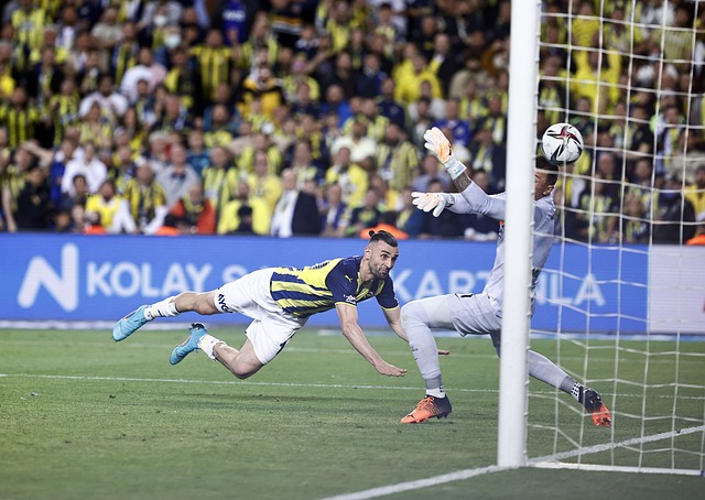 快船强势逆转纽约尼克斯，伦纳德回归巅峰状态.